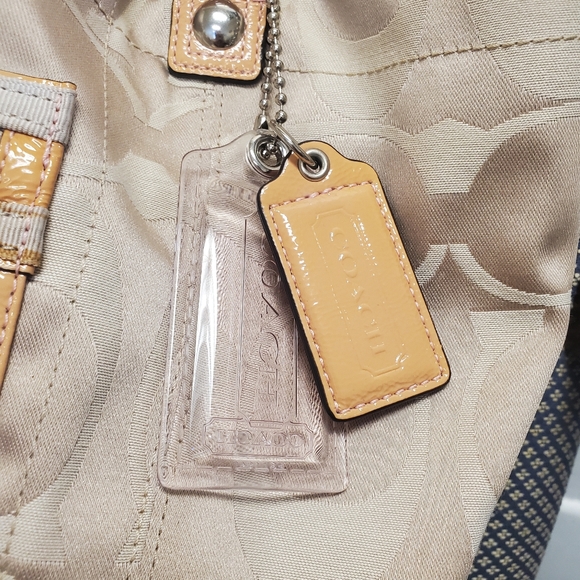 Coach Poppy Bella Signature Bag - Picture 5 of 13